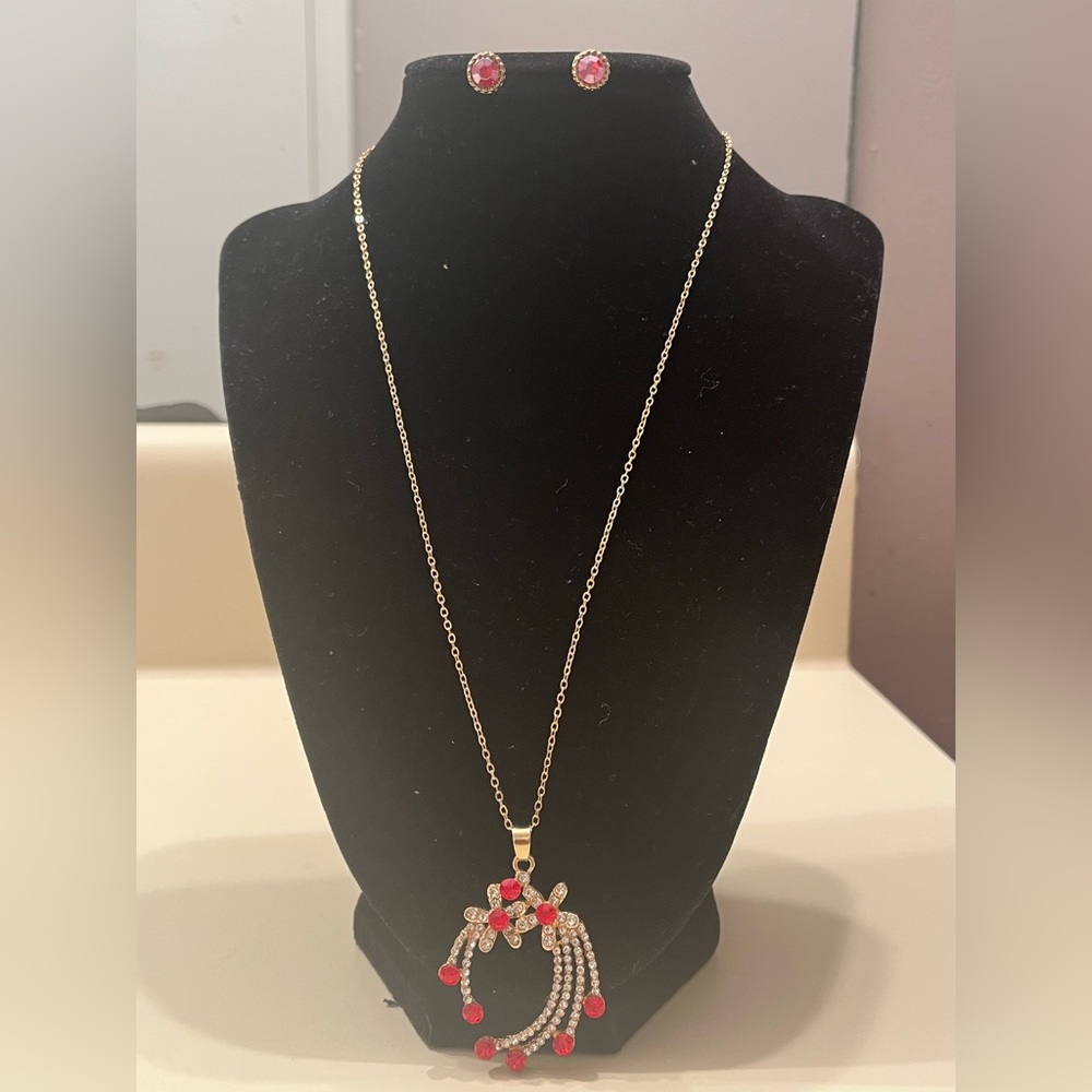 Fashion jewelry necklace and earrings set for women